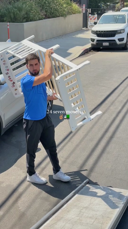 Moving bed frame